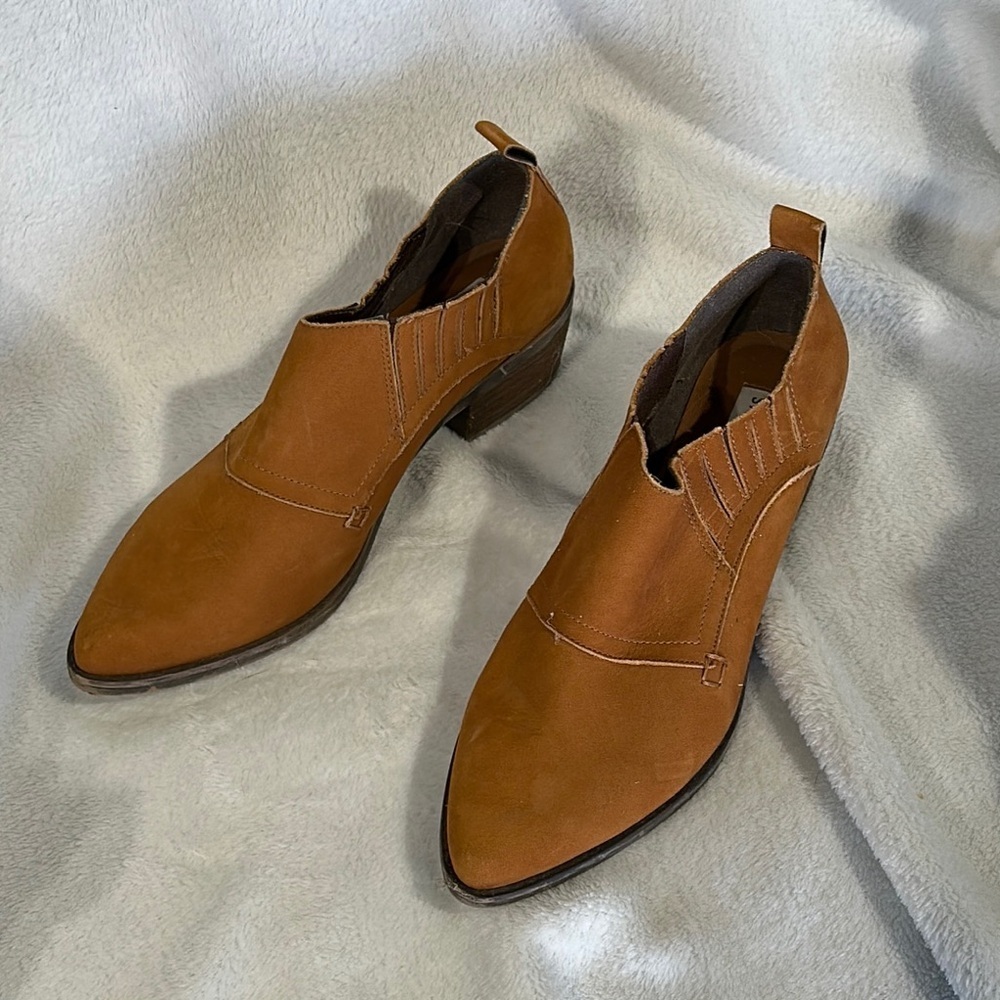 Steve Madden Auckland leather booties size 8.5
